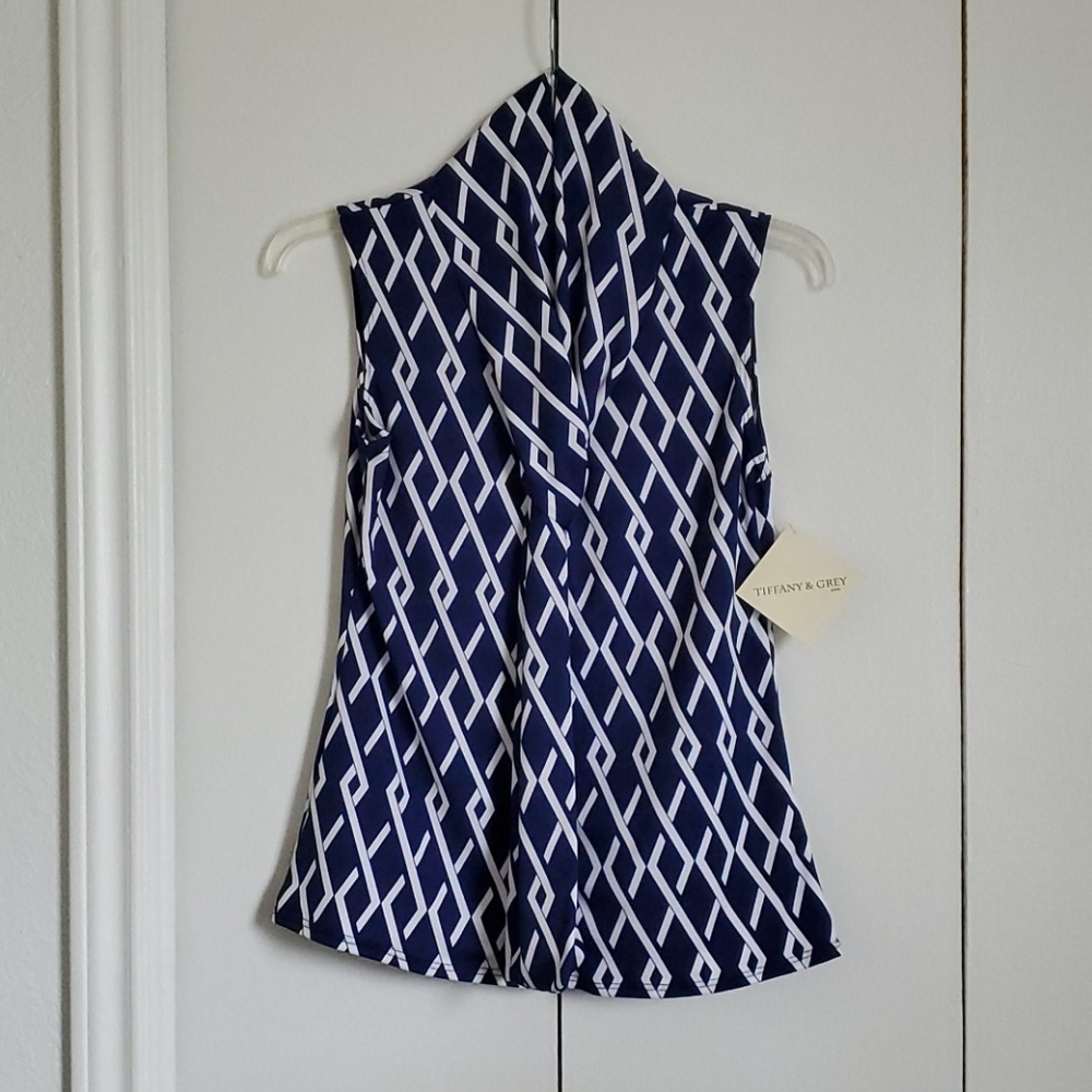 Navy blue & white top